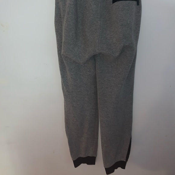 Gray Sweatpant with Black Lining - Picture 4 of 4